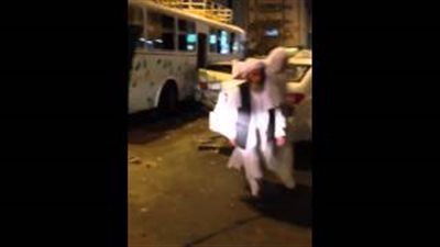 بالفيديو.. أتوبيس يحطم 15 سيارة بالقرب من الحرم المكي