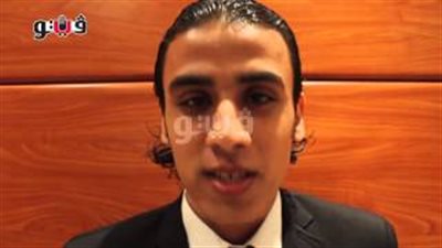 بالفيديو.. مهندس يخترع كرسيا للمعاقين يتحرك بالعين والموبايل