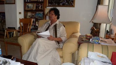 مكتب التعاون الدولى يحقق مع قذاف الدم ويستعد لتسليمه إلى ليبيا