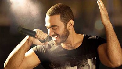 تامر حسنى يشارك جمهوره في اختيار كليبه الجديد