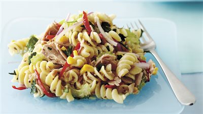 سلطة المكرونة بالتونة