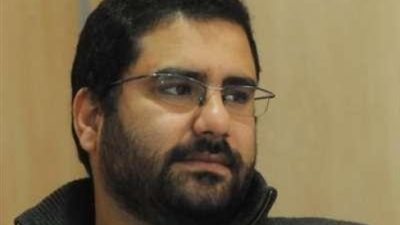 نشطاء يحملون النائب العام مسئولية حياة أسرة علاء عبد الفتاح