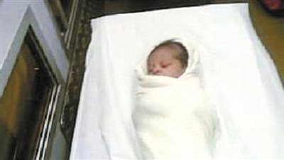 العثور على طفلة لقيطة بمنطقة نائية بشبرا الخيمة