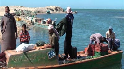 أصحاب اللنشات ينظمون وقفة للصيد بخليج السويس
