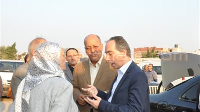 بالصور.. محافظ الجيزة: 52مليون جنيه لشبكة الصرف الصحي والصناعي