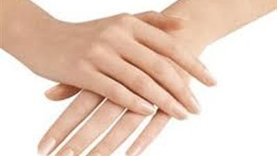 الزبادي والكركم لتفتيح بشرة اليدين