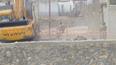 بالصور.. بدء تفجير منازل الشريط الحدودي برفح