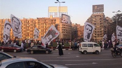 بدء توافد الشباب على 