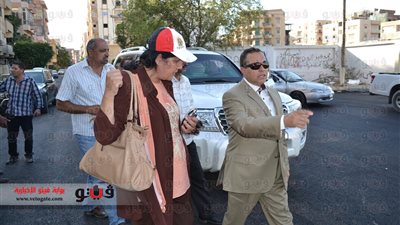 بالصور.. محافظ الإسماعيلية يتفقد أعمال تطوير الشوارع بحى ثالث