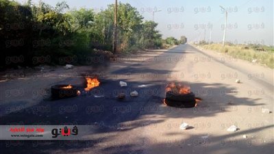 عناصر الإخوان يقطعون طريق 