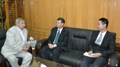 بالصور: محافظ الإسماعيلية يستقبل قنصل الصين