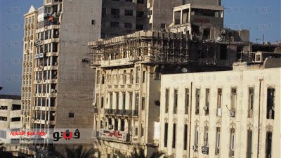 رجل أعمال  يدمر آخر عقار أثرى بحى الجمرك بالإسكندرية