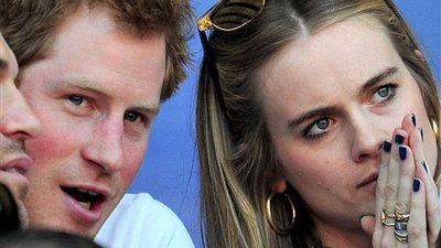 بالصور.. الأمير هاري وصديقته كريسدا بوناس