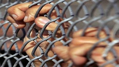 حبس ٤ أشخاص متهمين بحرق منازل قبطية بالمنيا