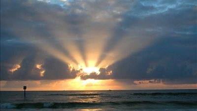 خبير مناخ: الحسابات العلمية تؤكد اقتراب شروق الشمس من مغربها