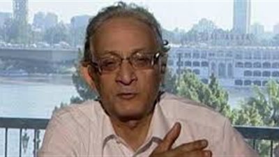 السناوي: الجيش يستعد لتولي السيسي منصب القائد الأعلى للقوات المسلحة