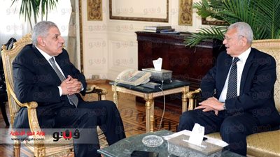 بالصور.. محلب يستقبل وزير الاتصالات