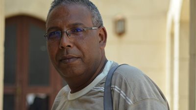 تكريم ناصر عبد التواب بمهرجان الأقصر الدولي للفنون التلقائية