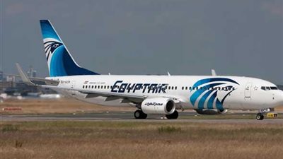 السلطات الروسية تحظر الرحلات المصرية لأراضيها.. وزير الطيران المدني: إلغاء الرحلة إلى موسكو غدًا.. اتصالات مكثفة لمعرفة الموقف.. و«مصر للطيران»: نسيّر رحلة واحدة أسبوعيًا وندرس الزيادة