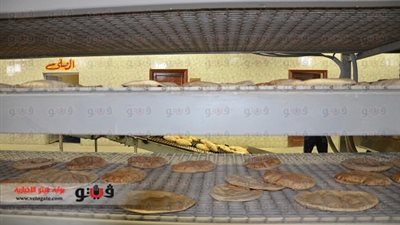 حملات تموينية على المخابز ومراكز تعبئة السكر بقنا