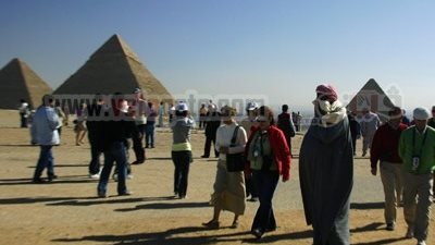 شكرى:دم السياحة فى رقبة متسلقى السلطة