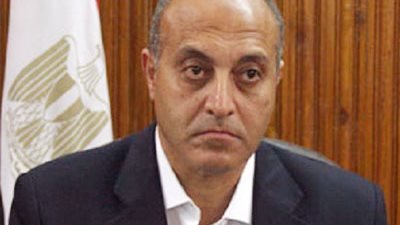 ضبط مصنع يقوم بتصنيع الملابس العسكرية وزى الأمن المركزى بالقليوبية