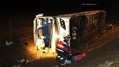 16 مصابًا و5 حالات وفاة حصيلة حادث انقلاب «أتوبيس قنا»