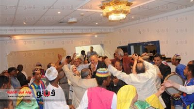 بالفيديو والصور.. رئيس اتحاد الكرة الطائرة يرقص على الغناء النوبى