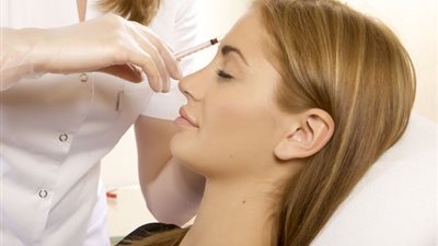 أستاذ أمراض جلدية: 