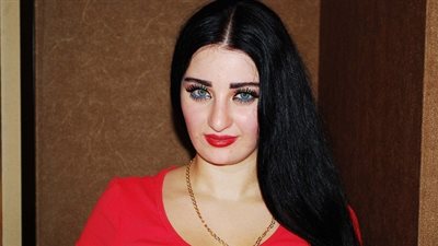 «الزواج من مصريين».. وسيلة الفنانات الأجنبيات للخروج من أزمة الجنسية.. «صافينار» تلجأ إلى الزواج العرفى.. «أسمهان» تنافس كوكب الشرق.. «سميرة سعيد» لتحقيق أحلامه