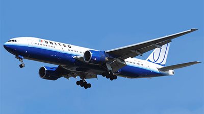 10 أسرار لا تعرفها عن «الطائرات».. ممنوع التدخين داخل الحمامات.. الطيارون لا يأكلون من أكل الركاب.. مياه معقمة داخل الطائرة.. وسماعات الأذن غالبًا ما يتم استخدامها عدة مرات