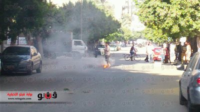 بالفيديو والصور..عناصر الإرهابية يقطعون الطريق بشارع شريف في حلوان