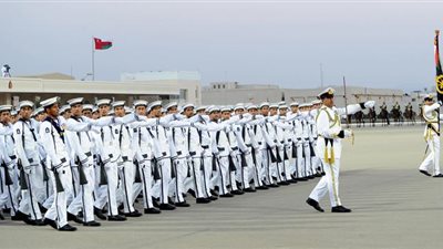 سلطنة عمان تحتفل باليوم الوطني الـ43.. مسيرة حافلة من الإنجازات.. السلطان قابوس يؤكد تمسك مسقط بثوابتها السياسية والاقتصادية وانتهاج سياسة الحوار للقضايا الإقليمية