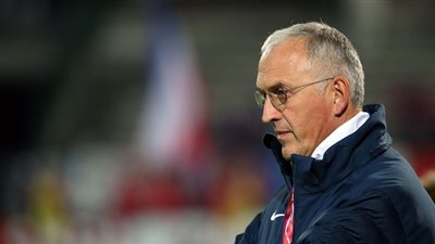 مدرب فرنسا: أشعر بالأسف بعد الخروج من «مونديال السيدات»