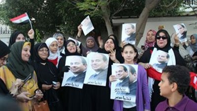 «المصريين بالبحرين» تشكو مديرة مدرسة سبّت «السيسي»