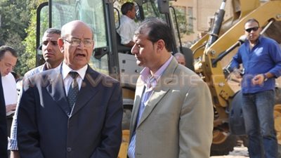 بالصور .. محافظة الجيزة تواصل تنفيذ قرارات الإزالة بهضبة الأهرام