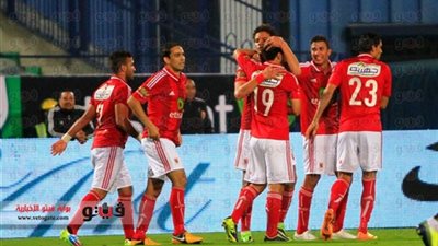 الأهلي يهدد نجومه بالغرامات في حالة الاقتراب من السياسة