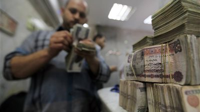 صراع بين الحكومة والمنتجين بعد فرض الضريبة المضافة